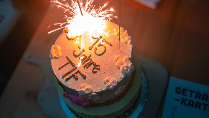 Unsere Torte zum Fest für 15 Jahre Tier im Fokus