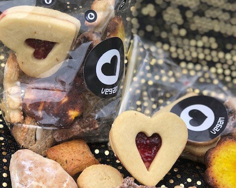 Bestelle jetzt selbstgemachte vegane Weihnachtsguetzli