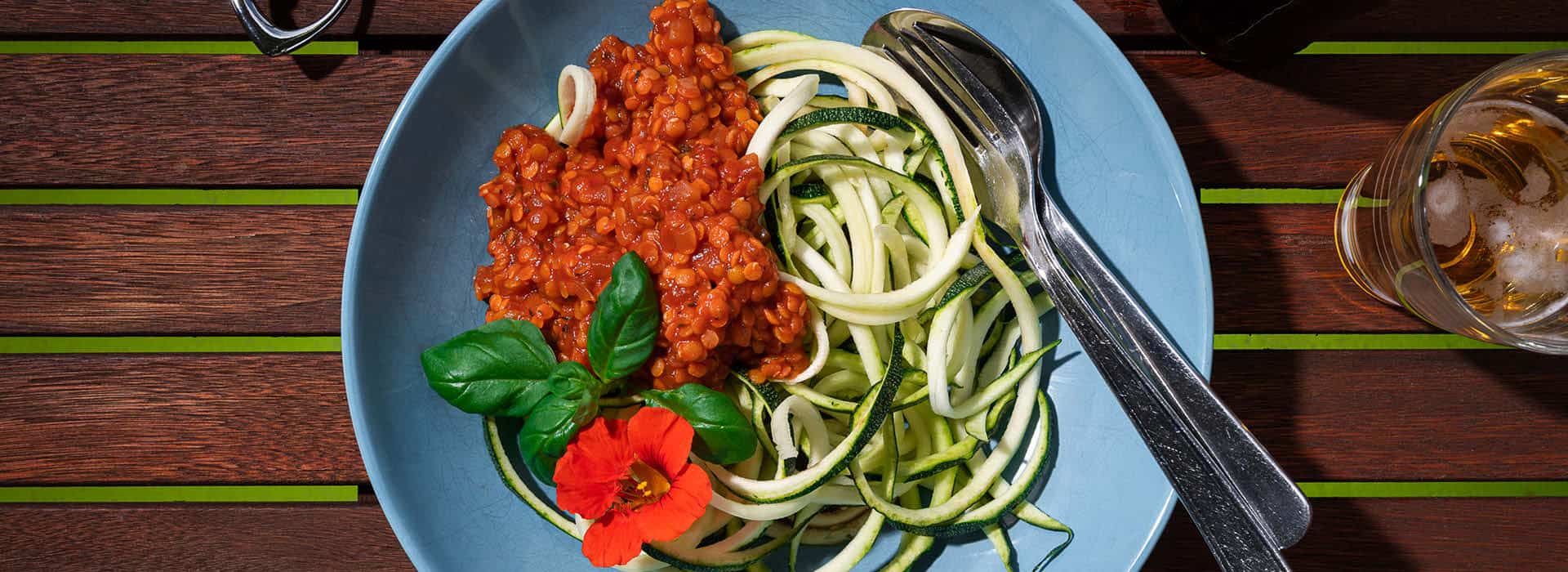 Linsen-Bolognese mit Zucchini-Spaghetti
