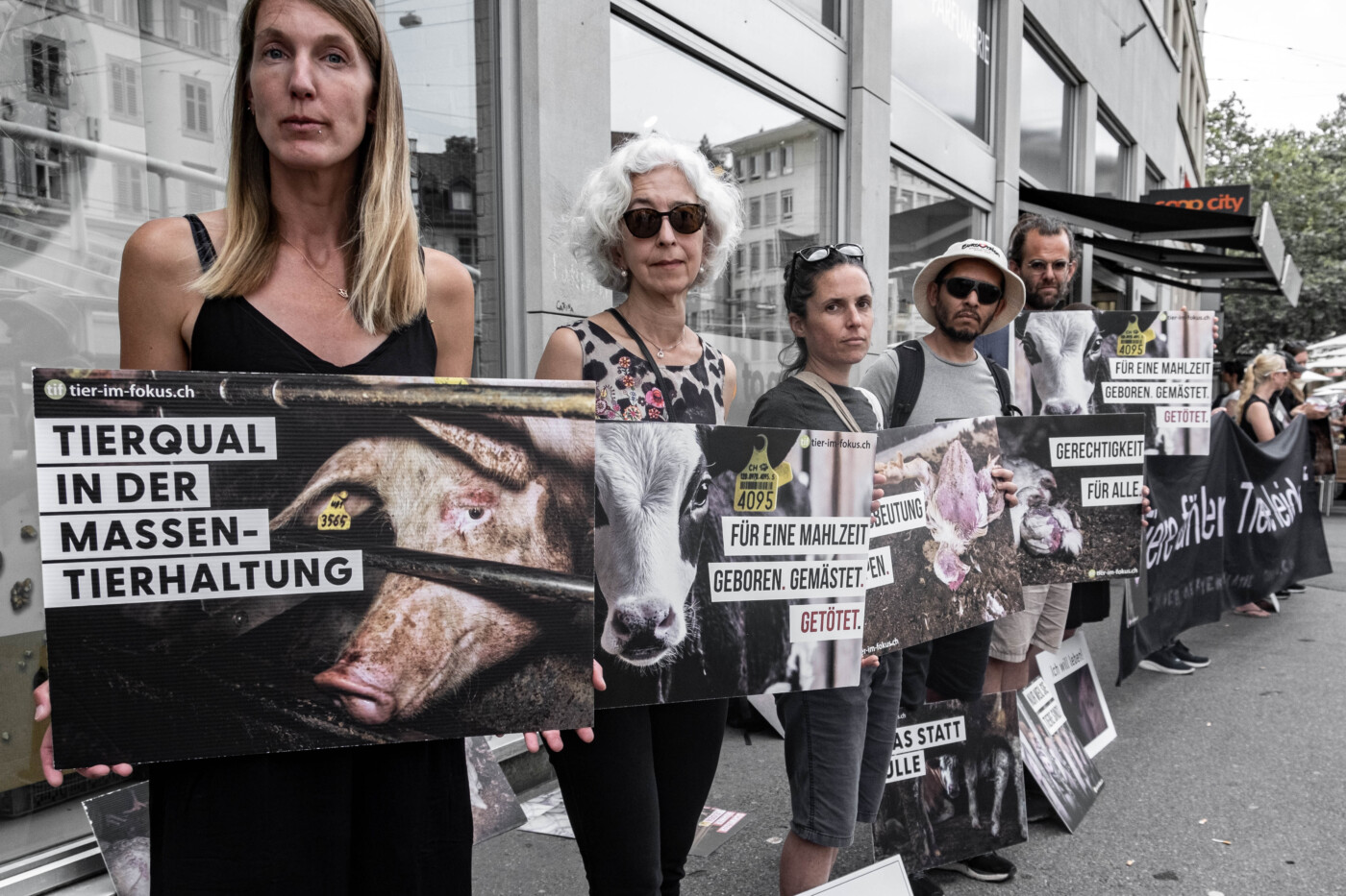 Mahnwache in St. Gallen für die Tiere